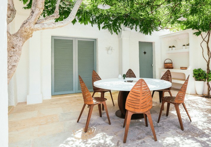 Corten-Möbel-Einrichtung-hergestellt-in-Italien-Stahlmöbel-IRIDE | Tisch aus Corten