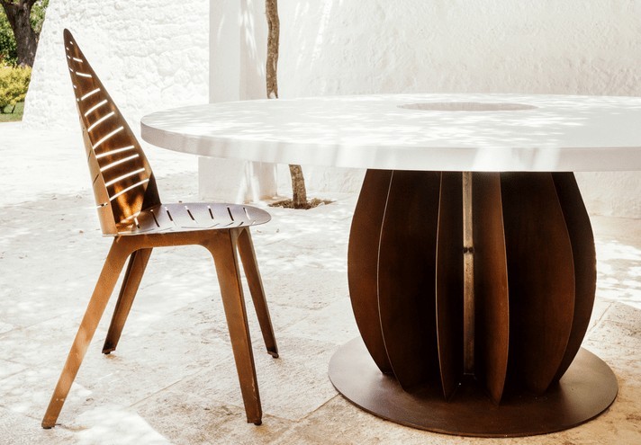 Meubles-design-en-acier-corten-Style-industriel-Acier-corten-intérieur-Intérieur-moderne-IRIDE | Table en corten