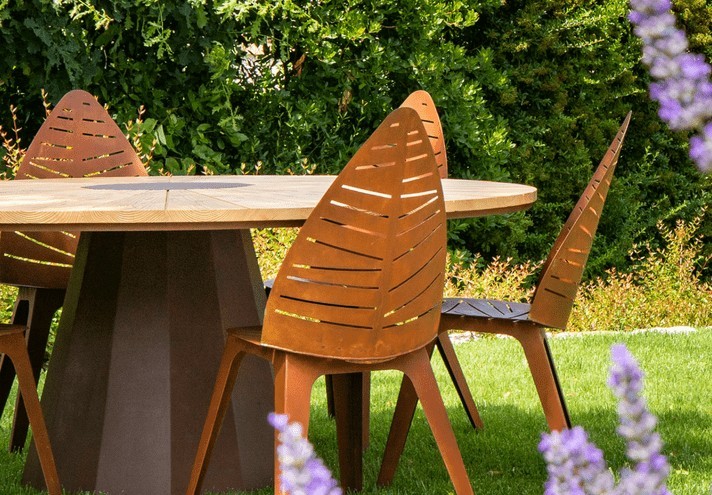 Corten-Möbel-Einrichtung-hergestellt-in-Italien-Stahlmöbel-SPICA | Tisch aus Corten