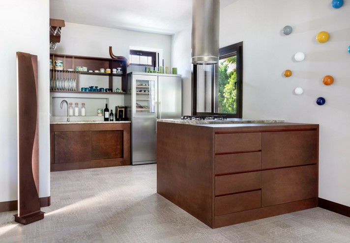 Corten-Möbel-Einrichtung-hergestellt-in-Italien-Stahlmöbel-ESSE 001 | Standleuchte aus Corten