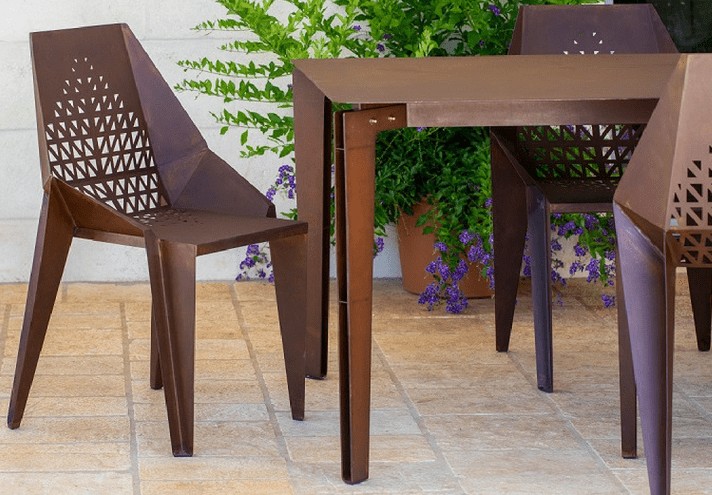 Corten-Möbel-Einrichtung-hergestellt-in-Italien-Stahlmöbel-LEGGERO_001 | Tisch aus Corten