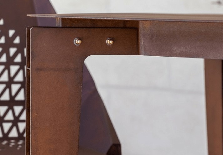 Meubles-design-en-acier-corten-Style-industriel-Acier-corten-intérieur-Intérieur-moderne-LEGGERO_001 | Table en corten