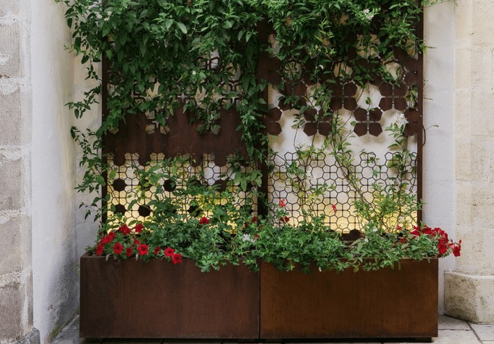 Arredamento-in-acciaio-Stile-industriale-Arredamento-in-corten-Arredamento made-in-Italy-LINE & BEE | Pannello e Fioriera