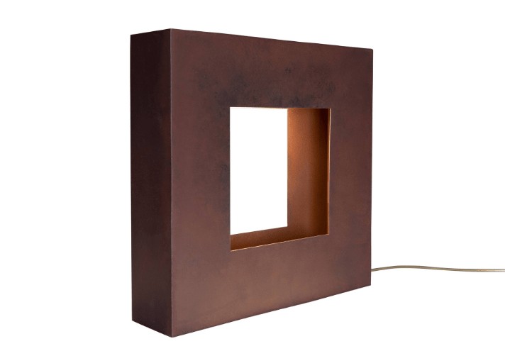 Corten-Möbel-Einrichtung-hergestellt-in-Italien-Stahlmöbel-COMUNI | Tischleuchte aus Corten
