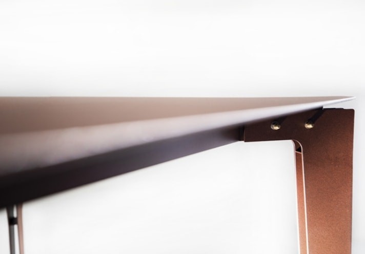 Arredamento-in-acciaio-Stile-industriale-Arredamento-in-corten-Arredamento made-in-Italy-LEGGERO_001 | Tavolo in corten
