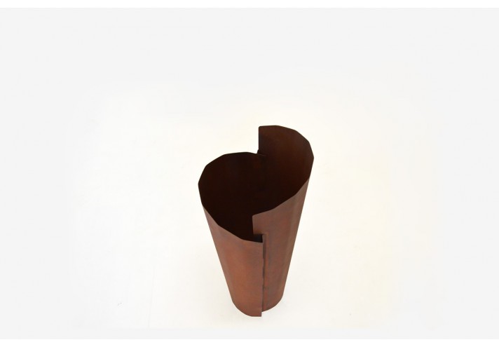Meubles-design-en-acier-corten-Style-industriel-Acier-corten-intérieur-Intérieur-moderne-INCASTRO | Vase en corten