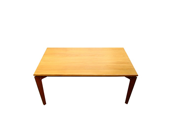 Corten-Möbel-Einrichtung-hergestellt-in-Italien-Stahlmöbel-LEGGERO 02 | ausziehbarer Tisch aus Corten