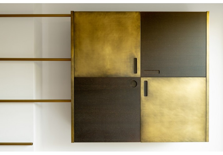 Meubles-design-en-acier-corten-Style-industriel-Acier-corten-intérieur-Intérieur-moderne-CARRÉ | Armoire murale en laiton