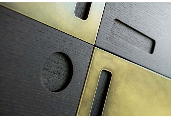Meubles-design-en-acier-corten-Style-industriel-Acier-corten-intérieur-Intérieur-moderne-CARRÉ | Armoire murale en laiton