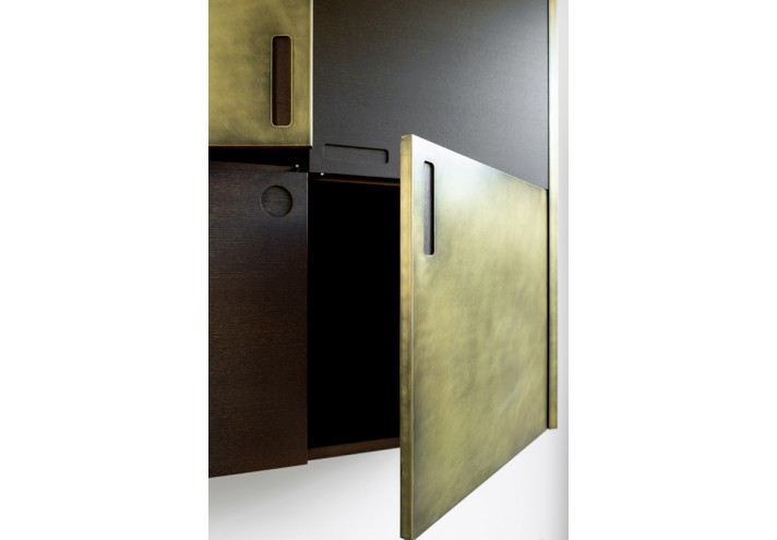 Meubles-design-en-acier-corten-Style-industriel-Acier-corten-intérieur-Intérieur-moderne-CARRÉ | Armoire murale en laiton