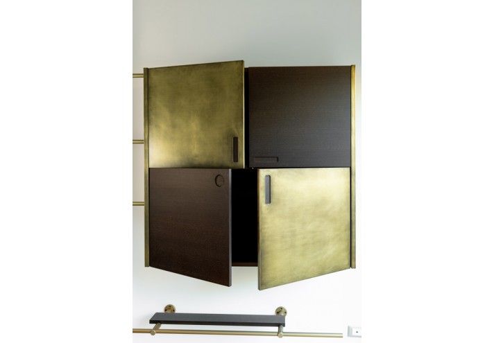 Meubles-design-en-acier-corten-Style-industriel-Acier-corten-intérieur-Intérieur-moderne-CARRÉ | Armoire murale en laiton