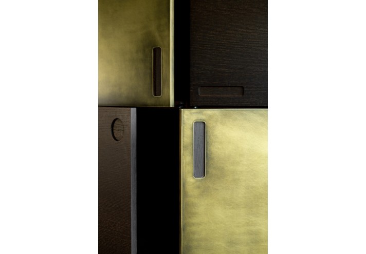 Meubles-design-en-acier-corten-Style-industriel-Acier-corten-intérieur-Intérieur-moderne-CARRÉ | Armoire murale en laiton