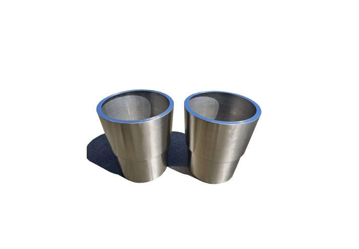 Meubles-design-en-acier-corten-Style-industriel-Acier-corten-intérieur-Intérieur-moderne-Henna | Jardinière en acier