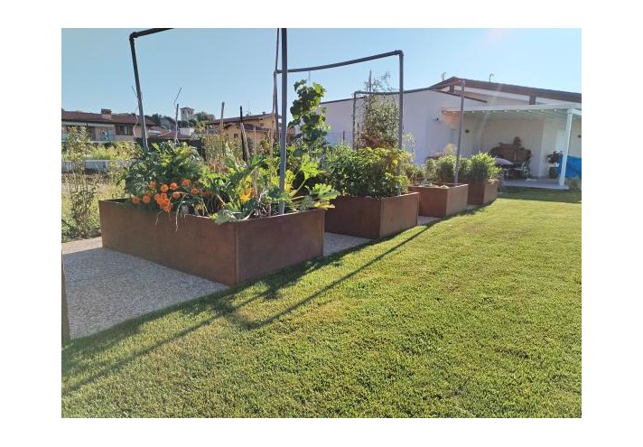 Corten-Möbel-Einrichtung-hergestellt-in-Italien-Stahlmöbel-LINE | Pflanzgefäß aus Corten