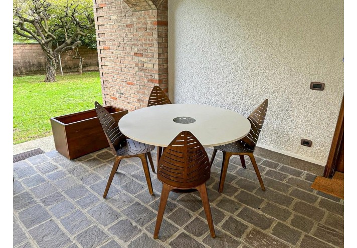 Corten-Möbel-Einrichtung-hergestellt-in-Italien-Stahlmöbel-IRIDE | Tisch aus Corten