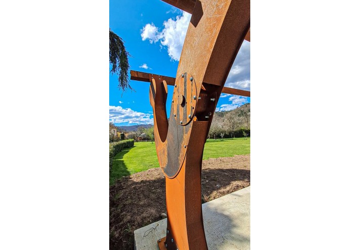 Corten-Möbel-Einrichtung-hergestellt-in-Italien-Stahlmöbel-SEQUOR | Photovoltaik-Überdachungen