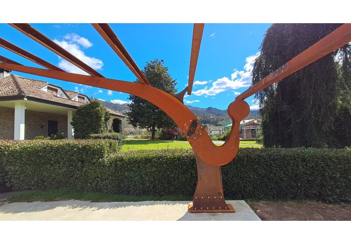 Corten-Möbel-Einrichtung-hergestellt-in-Italien-Stahlmöbel-SEQUOR | Photovoltaik-Überdachungen