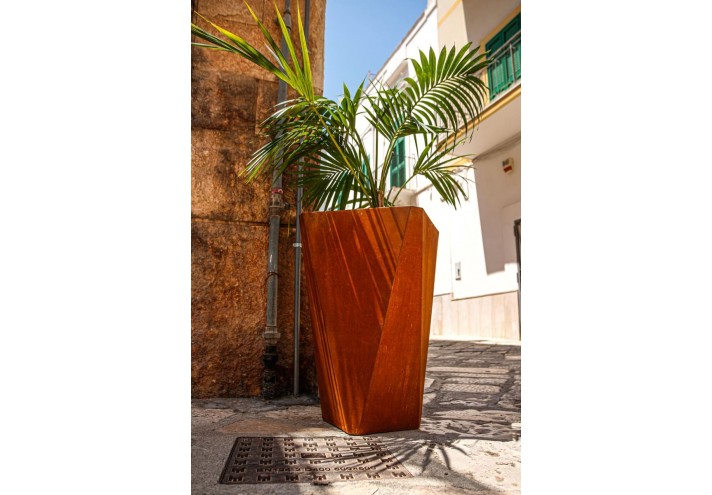 Design-furniture-Italy-Corten-design-Design-made-in-Italy-Italian-design-store-SYKE | Corten planter