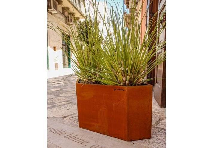 Arredamento-in-acciaio-Stile-industriale-Arredamento-in-corten-Arredamento made-in-Italy-OPERA&AREPO | Fioriera in corten