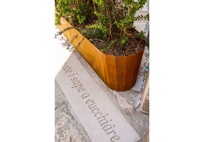 Arredamento-in-acciaio-Stile-industriale-Arredamento-in-corten-Arredamento made-in-Italy-KRANEIA | Fioriera in corten