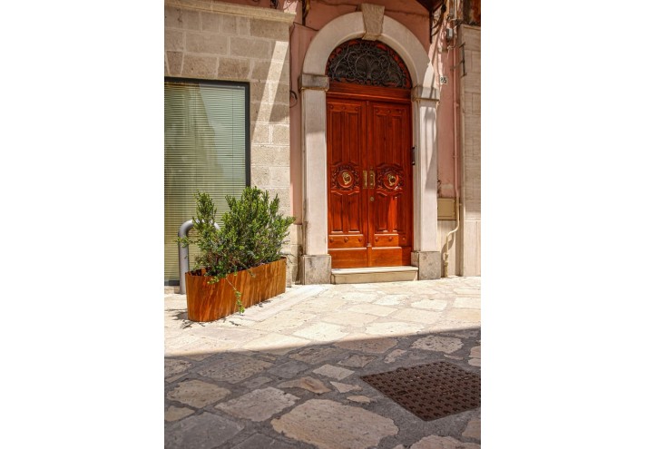 Arredamento-in-acciaio-Stile-industriale-Arredamento-in-corten-Arredamento made-in-Italy-KRANEIA | Fioriera in corten