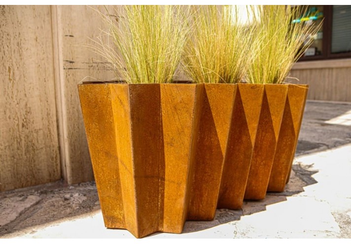 Corten-Möbel-Einrichtung-hergestellt-in-Italien-Stahlmöbel-LIRIOPE | Corten-Pflanzgefäß