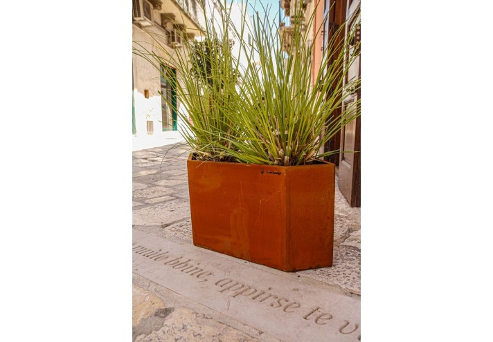 Arredamento-in-acciaio-Stile-industriale-Arredamento-in-corten-Arredamento made-in-Italy-OPERA&AREPO | Fioriera in corten