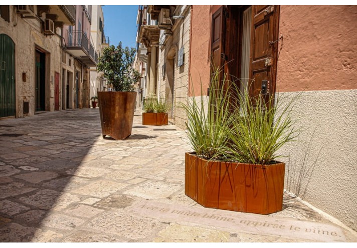 Arredamento-in-acciaio-Stile-industriale-Arredamento-in-corten-Arredamento made-in-Italy-OPERA&AREPO | Fioriera in corten