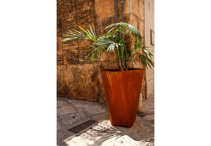 Arredamento-in-acciaio-Stile-industriale-Arredamento-in-corten-Arredamento made-in-Italy-SYKE | Fioriera in corten