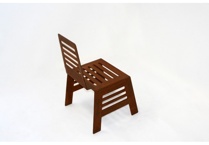 Corten-Möbel-Einrichtung-hergestellt-in-Italien-Stahlmöbel-CUT | Stuhl aus Corten