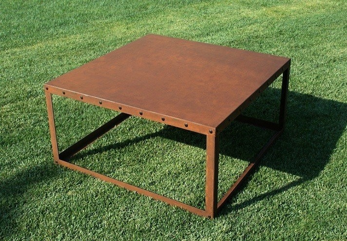 Corten-Möbel-Einrichtung-hergestellt-in-Italien-Stahlmöbel-CUBE | Couchtisch aus Corten