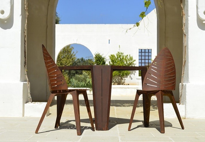 Corten-Möbel-Einrichtung-hergestellt-in-Italien-Stahlmöbel-LILA | Tisch aus Corten