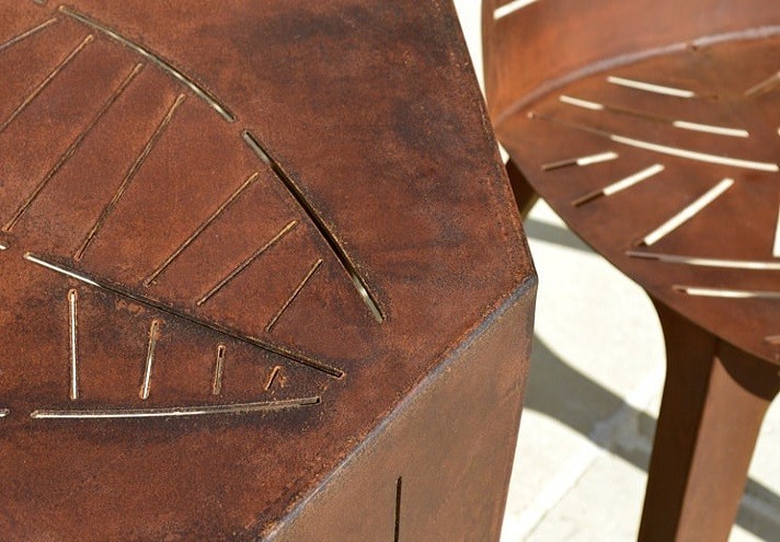 Meubles-design-en-acier-corten-Style-industriel-Acier-corten-intérieur-Intérieur-moderne-LILA | Table en corten
