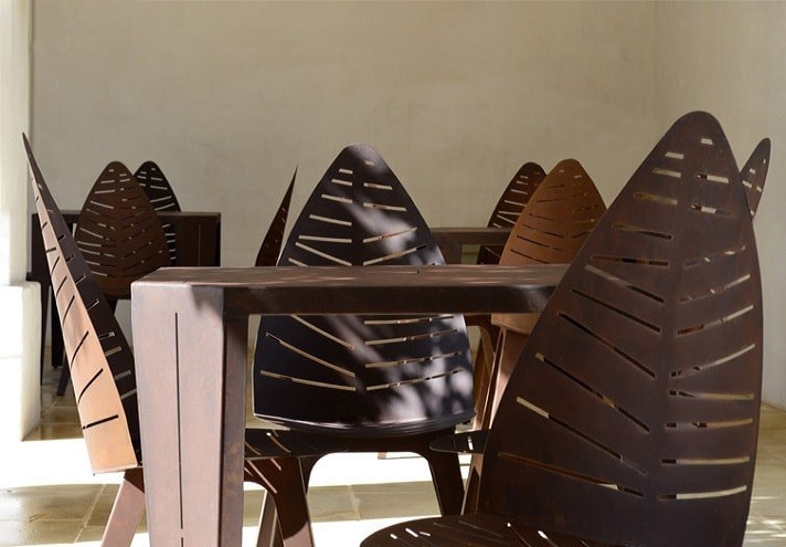 Meubles-design-en-acier-corten-Style-industriel-Acier-corten-intérieur-Intérieur-moderne-LILA | Table en corten