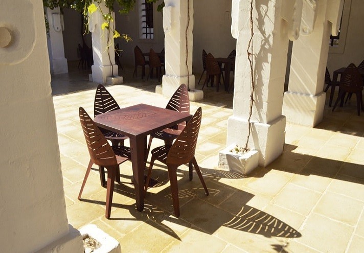 Meubles-design-en-acier-corten-Style-industriel-Acier-corten-intérieur-Intérieur-moderne-LILA | Table en corten