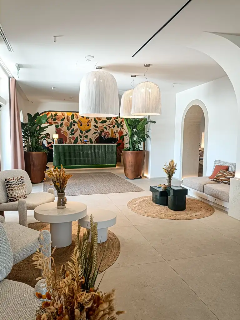 Vase en acier Corten, Hôtel Cala Ponte