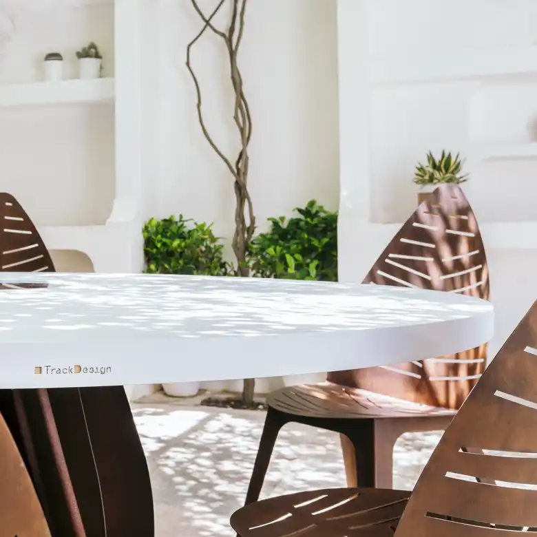 Arredo TrackDesign in acciaio Corten