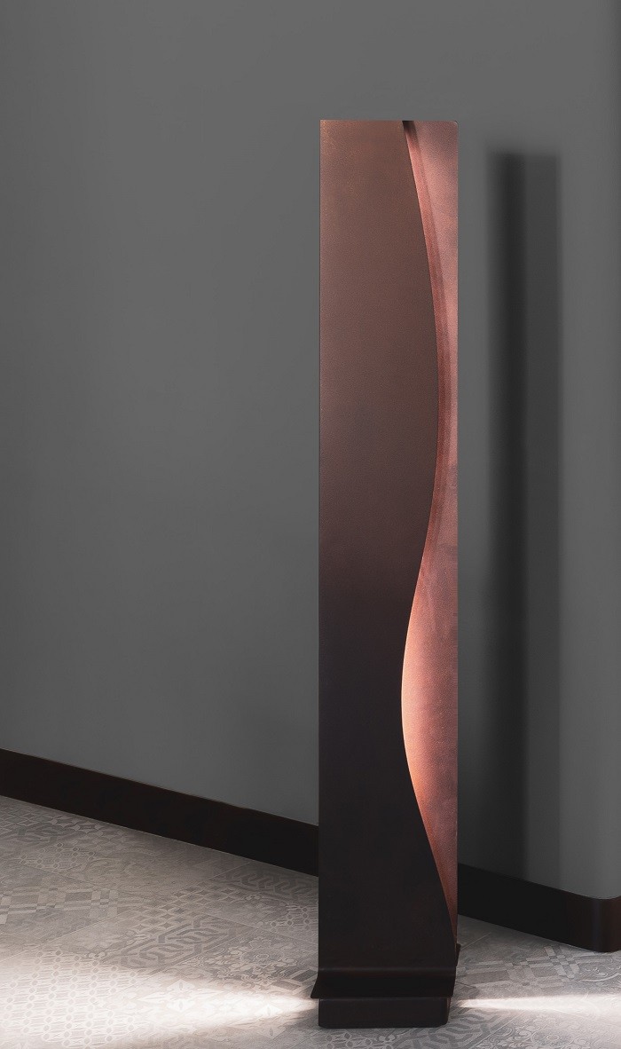 ESSE 001 | Lampada da terra in corten