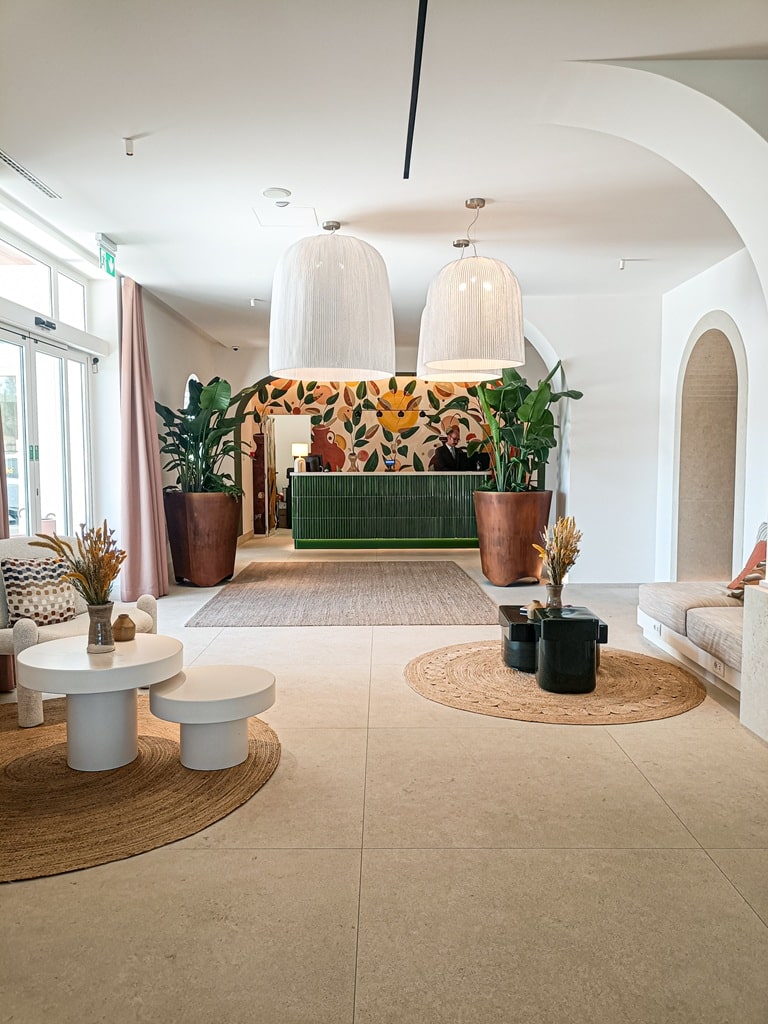 Hotel Cala Ponte — Hall e reception