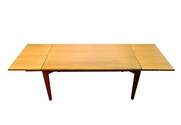 LEGGERO 02 | Tavolo allungabile in corten