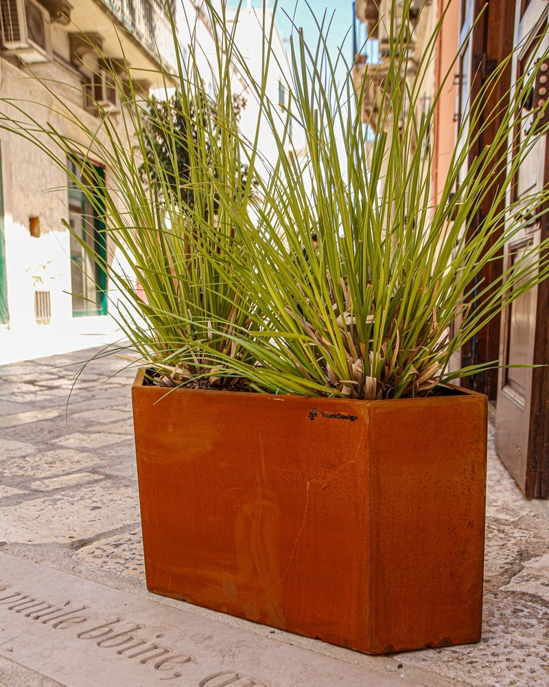 OPERA&AREPO | Fioriera in corten