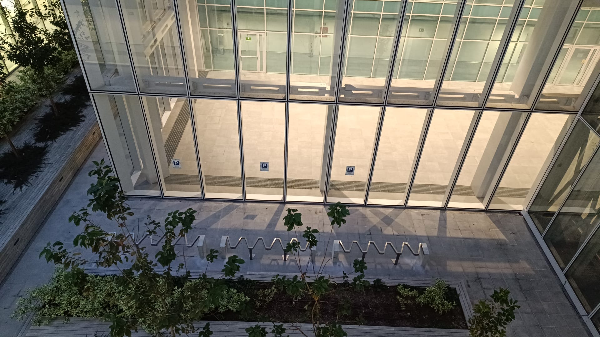 Rastrelliere — Regione Piemonte — Cortile vetrato