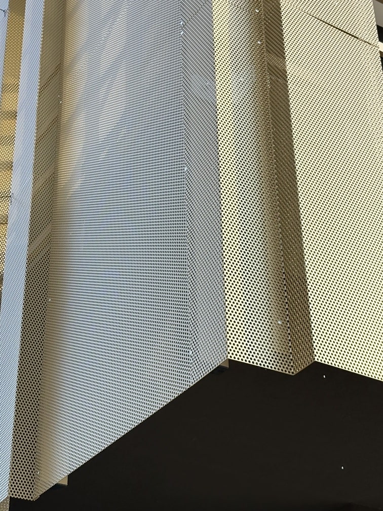 Facciata Ventilata — Sede Aziendale — Pannelli piegati in alluminio