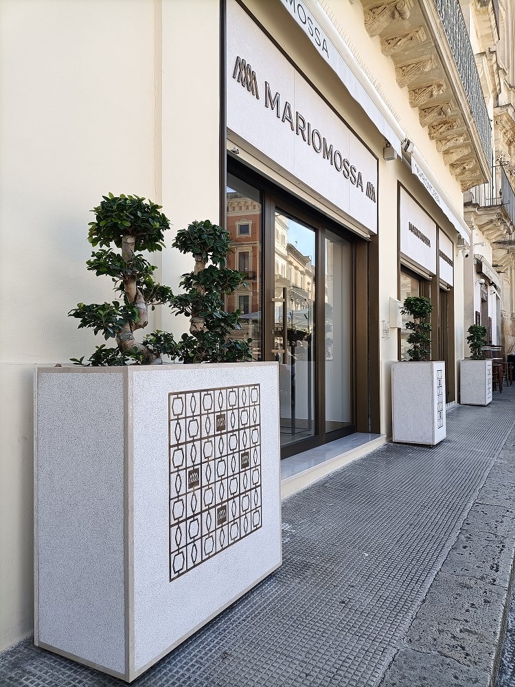 Gioielleria Mario Mossa — vetrine e ingresso su misura