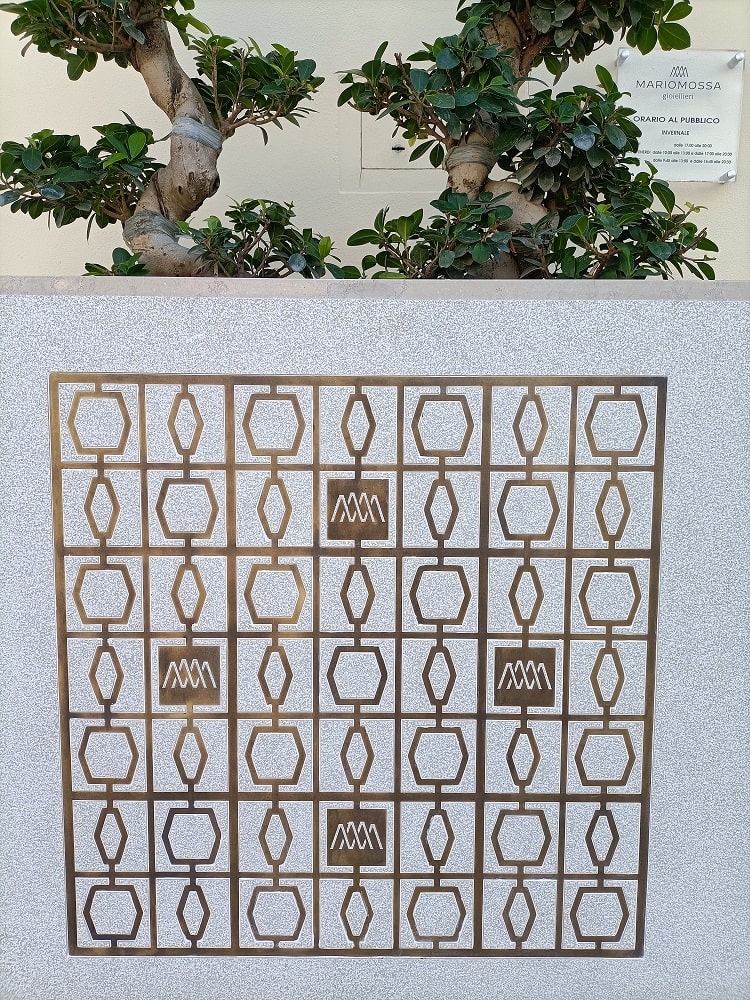 Gioielleria Mario Mossa — Intarsio in ottone