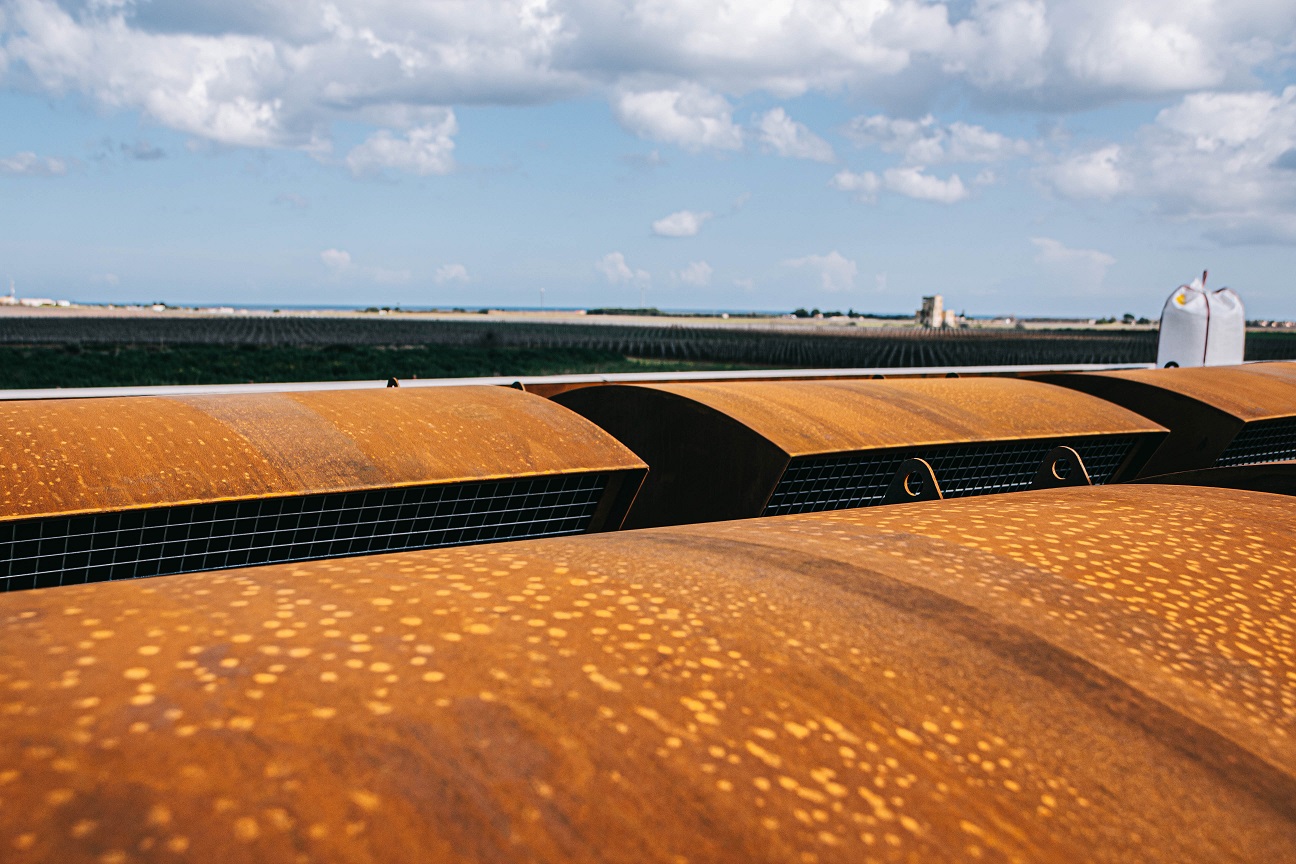 Tenuta Rubino — La Casa del Susumaniello — Elementi in corten, dettaglio