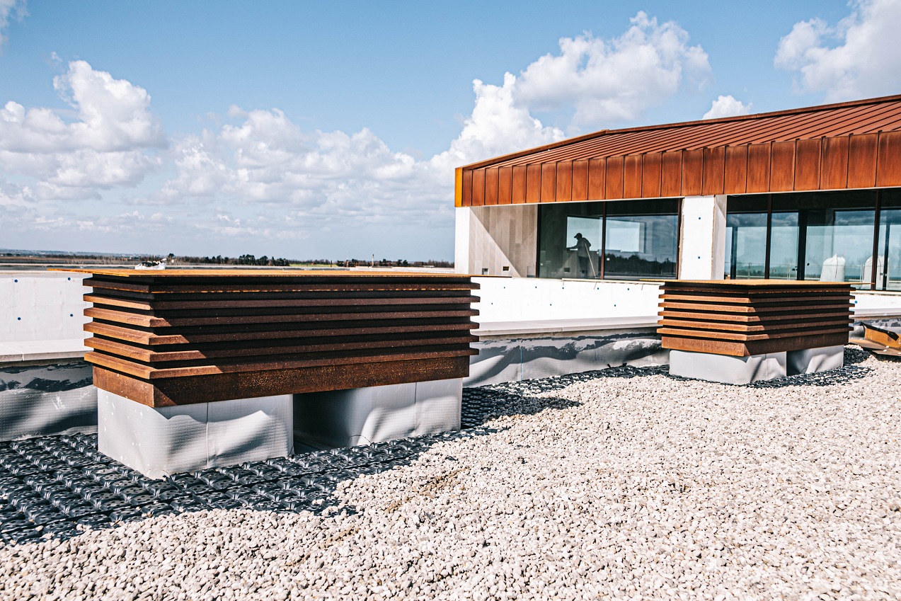 Tenuta Rubino — La Casa del Susumaniello — Copertura e cofani in corten