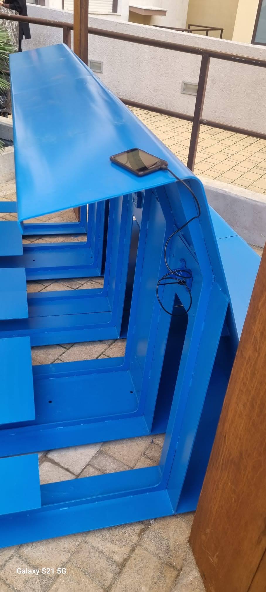 Stopover — Smartphone in ricarica