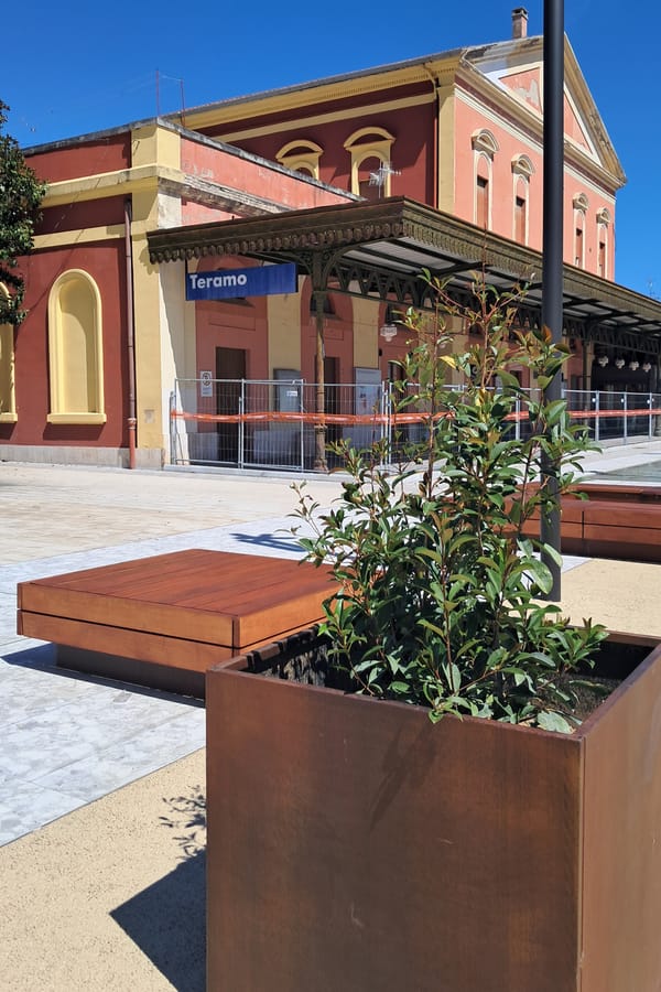 Arredo Urbano — Teramo