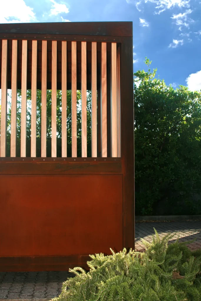 CUBO | Pensilina in corten e legno — foto 3